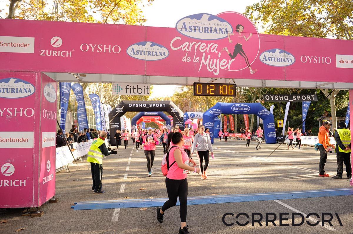 Llegada de la Carrera de la Mujer de Barcelona (ARCO IZQUIERDO 57)