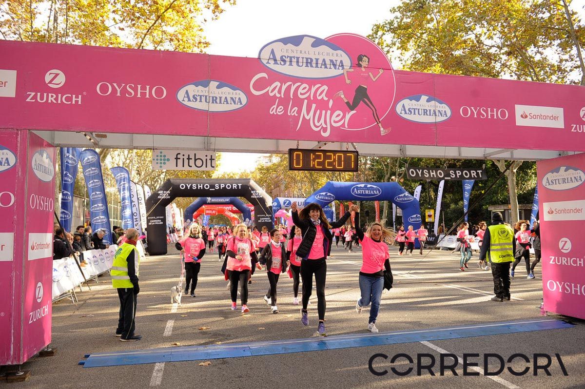 Llegada de la Carrera de la Mujer de Barcelona (ARCO IZQUIERDO 59)