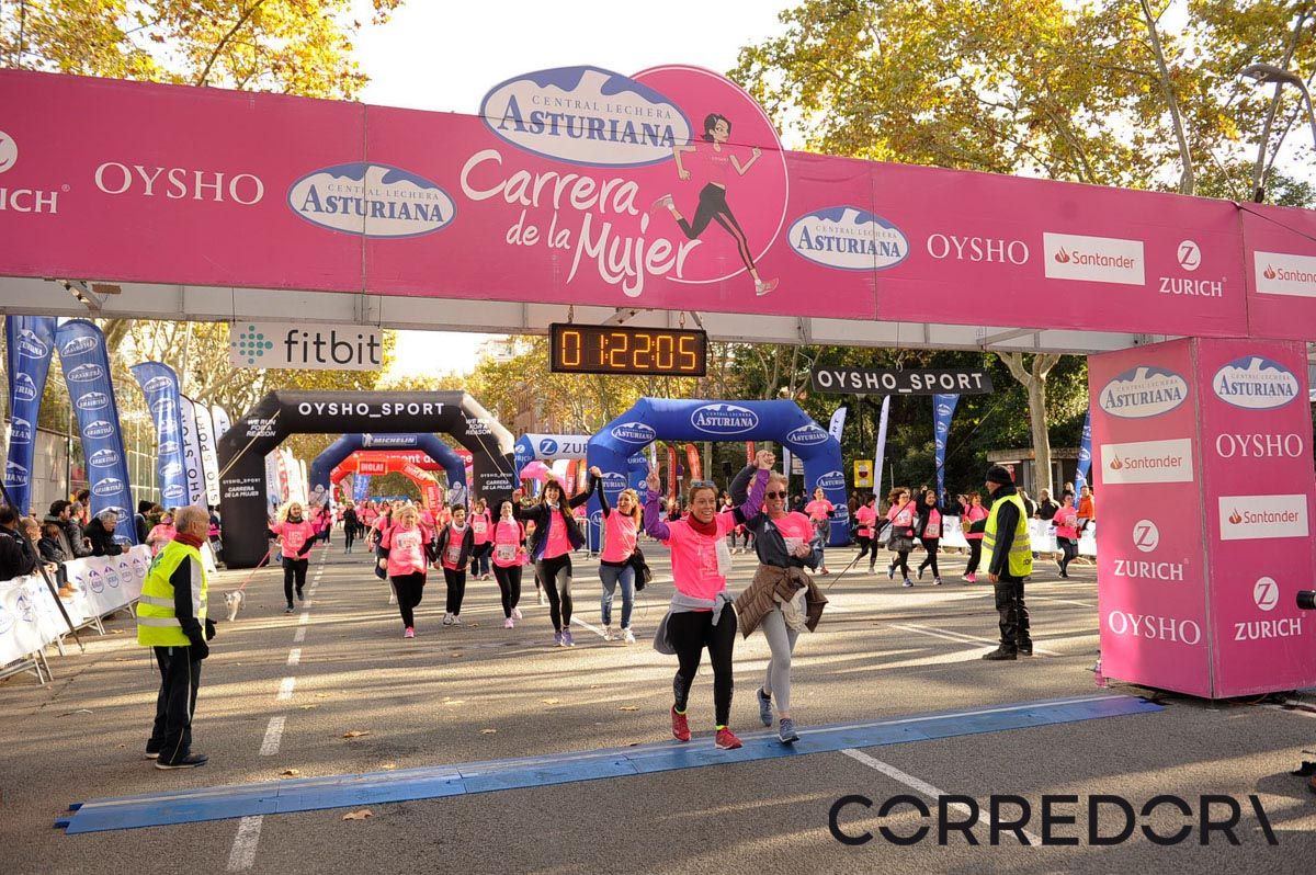 Llegada de la Carrera de la Mujer de Barcelona (ARCO IZQUIERDO 59)