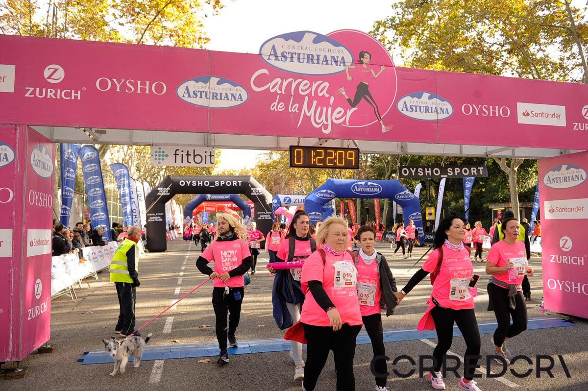 Llegada de la Carrera de la Mujer de Barcelona (ARCO IZQUIERDO 59)