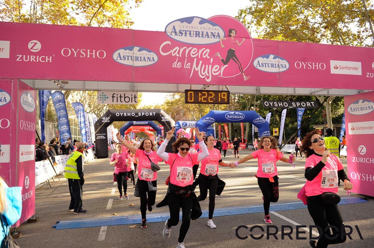 Llegada de la Carrera de la Mujer de Barcelona (ARCO IZQUIERDO 59)