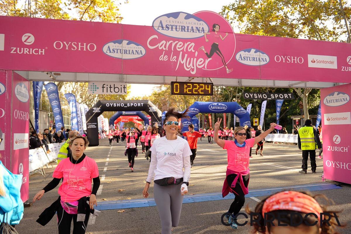 Llegada de la Carrera de la Mujer de Barcelona (ARCO IZQUIERDO 59)