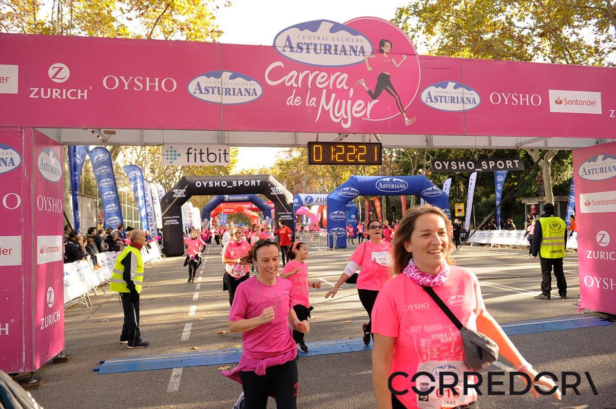 Llegada de la Carrera de la Mujer de Barcelona (ARCO IZQUIERDO 59)