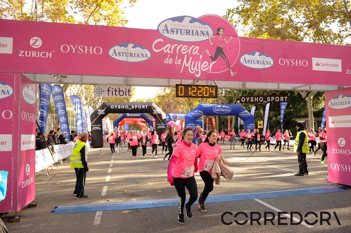 Llegada de la Carrera de la Mujer de Barcelona (ARCO IZQUIERDO 59)