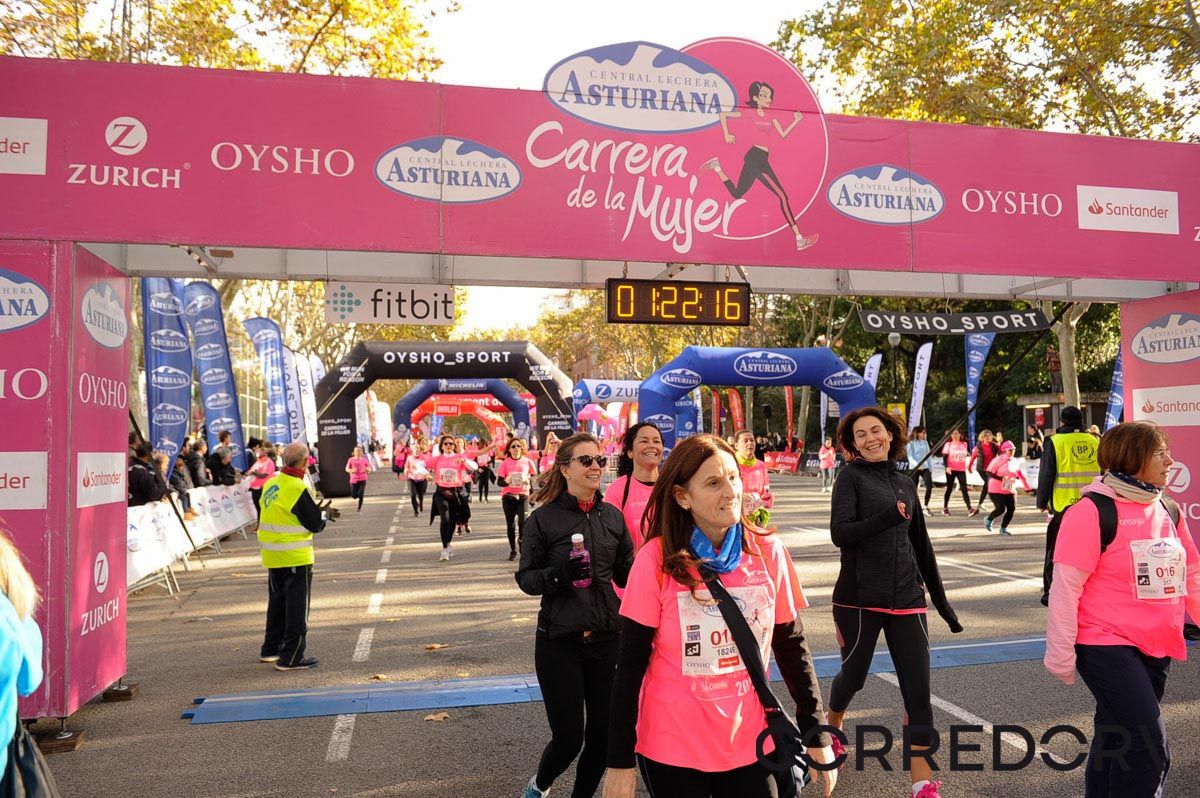 Llegada de la Carrera de la Mujer de Barcelona (ARCO IZQUIERDO 59)