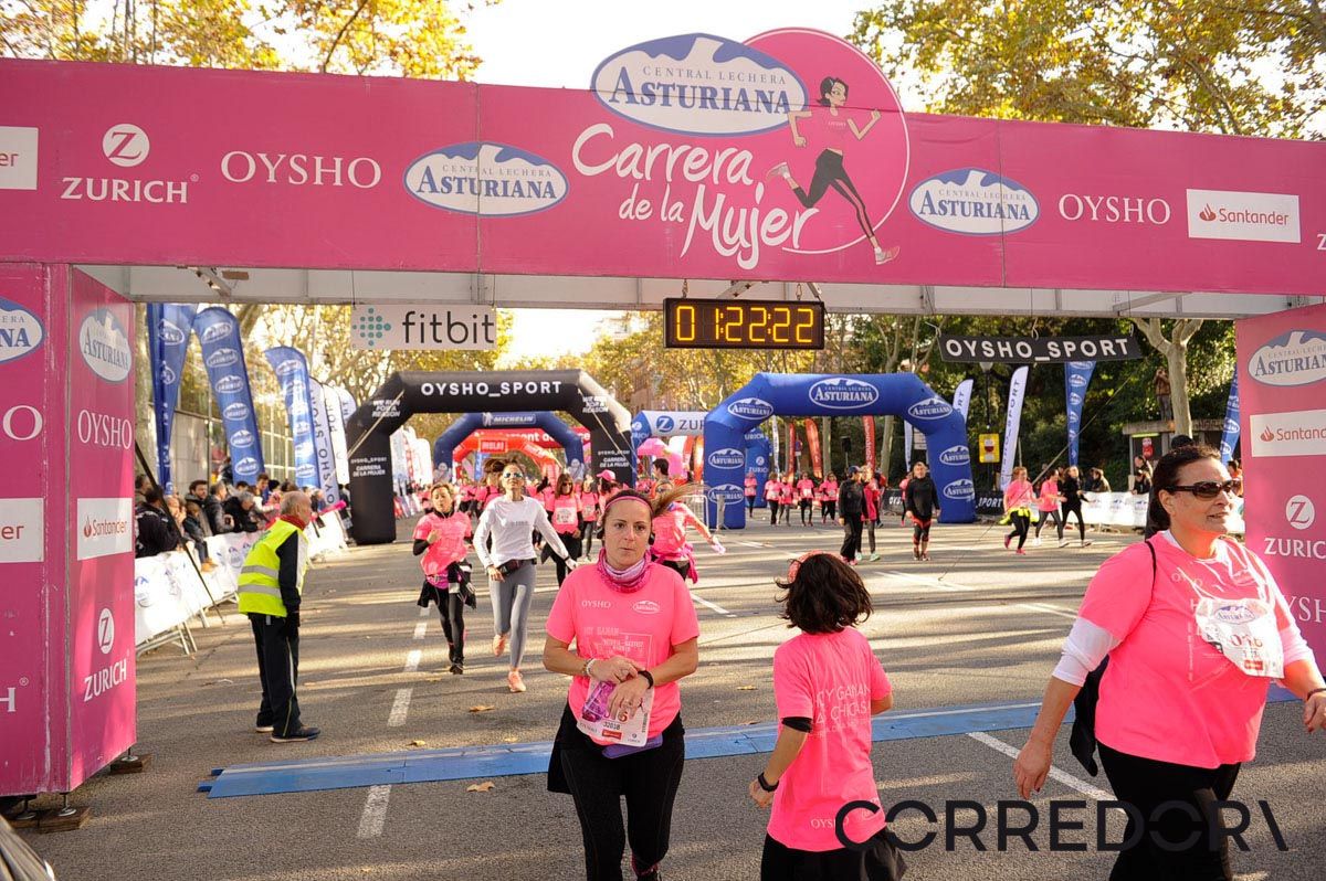 Llegada de la Carrera de la Mujer de Barcelona (ARCO IZQUIERDO 59)