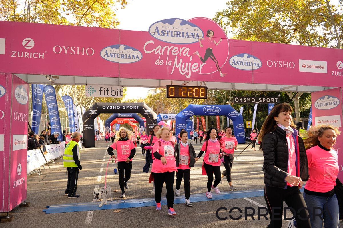 Llegada de la Carrera de la Mujer de Barcelona (ARCO IZQUIERDO 59)