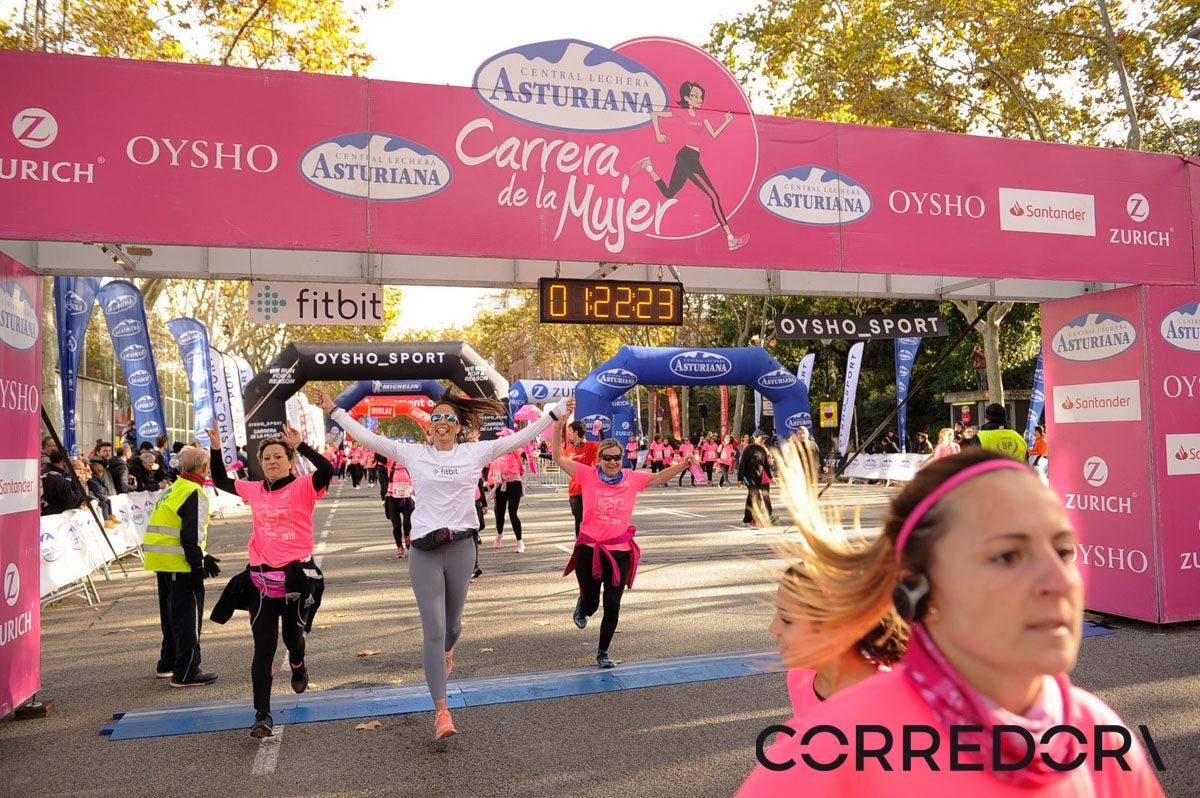 Llegada de la Carrera de la Mujer de Barcelona (ARCO IZQUIERDO 59)