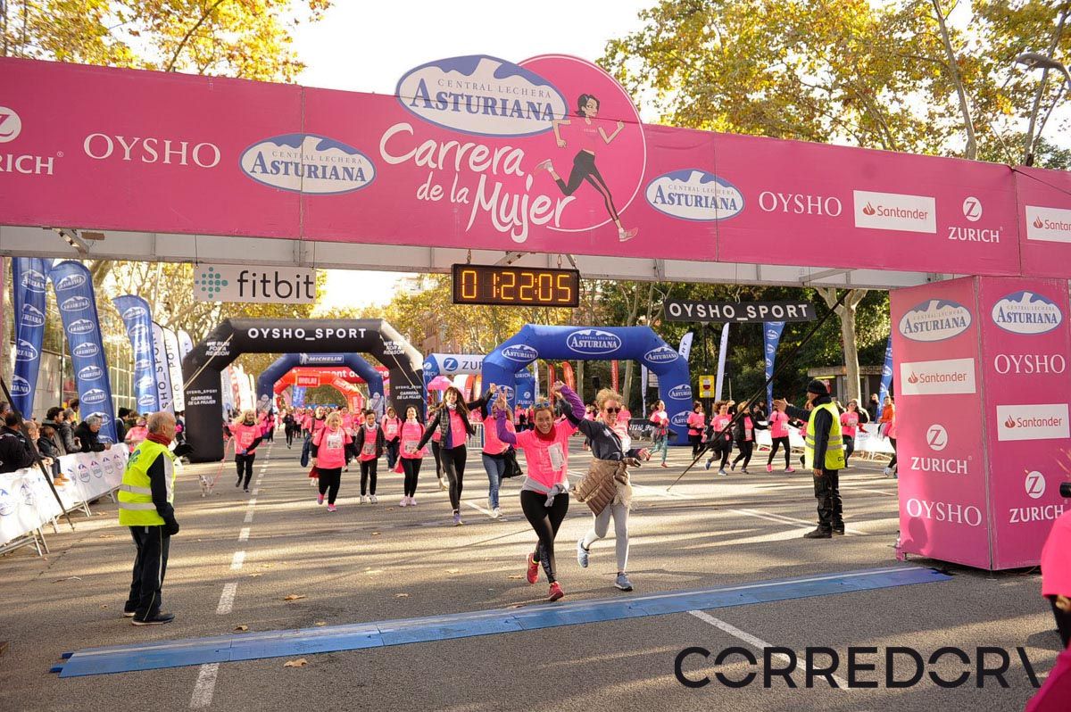 Llegada de la Carrera de la Mujer de Barcelona (ARCO IZQUIERDO 59)