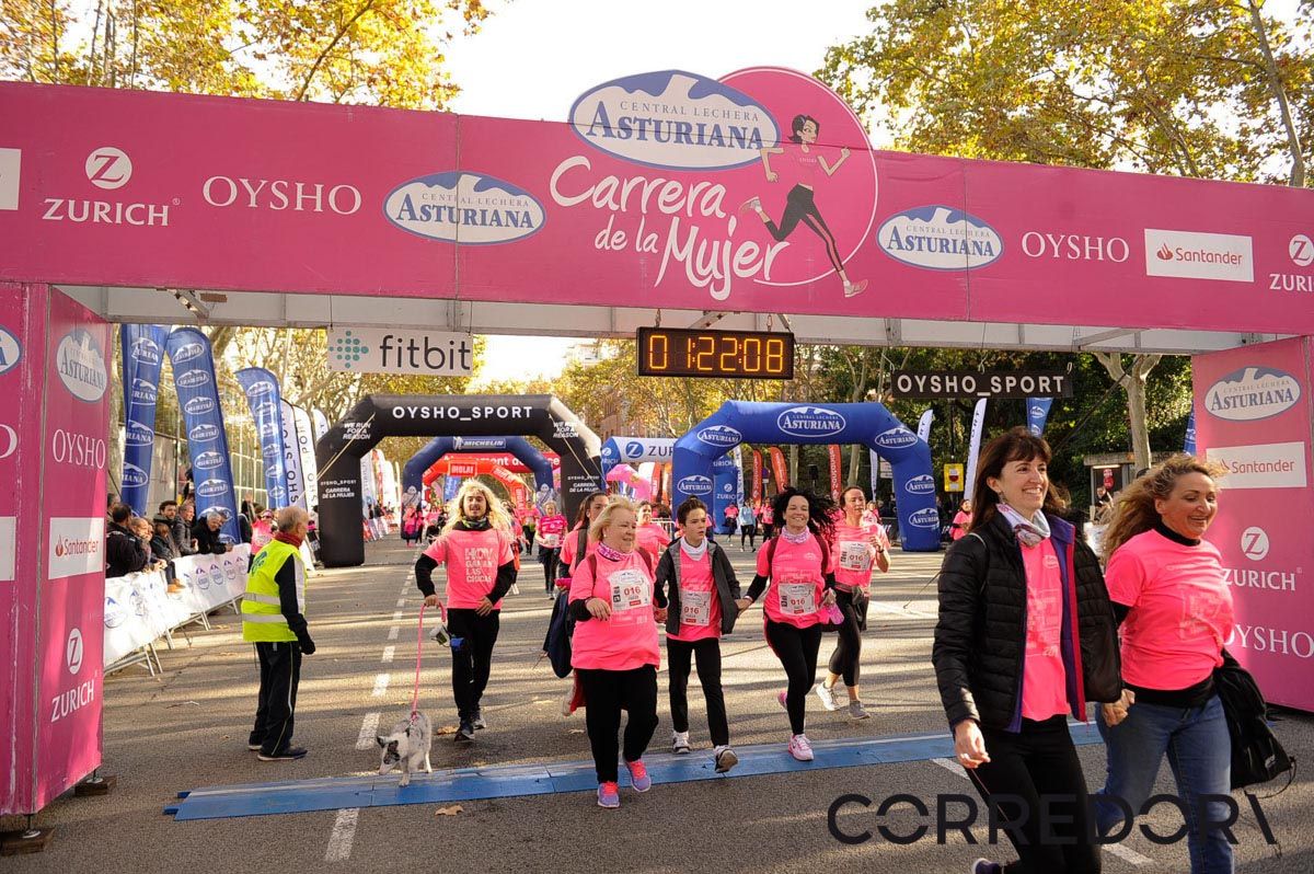 Llegada de la Carrera de la Mujer de Barcelona (ARCO IZQUIERDO 59)