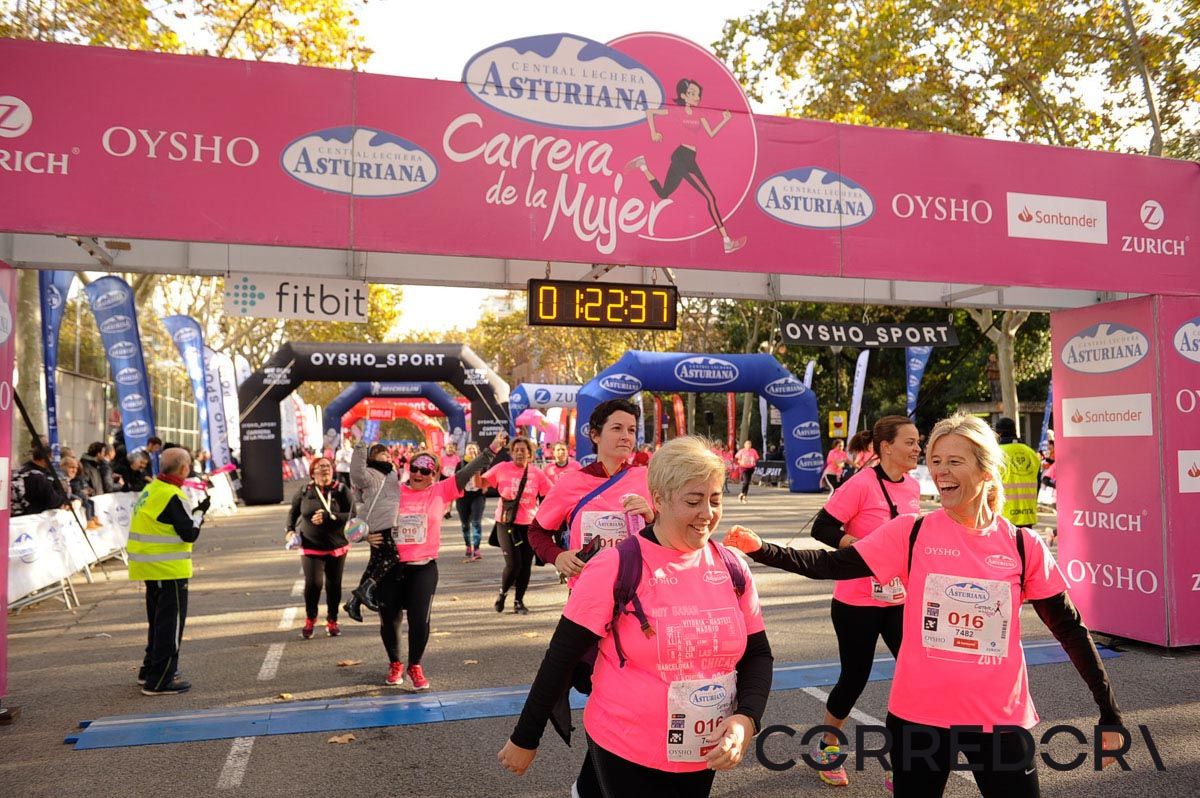 Llegada de la Carrera de la Mujer de Barcelona (ARCO IZQUIERDO 60)