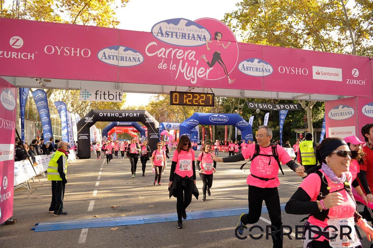 Llegada de la Carrera de la Mujer de Barcelona (ARCO IZQUIERDO 59)