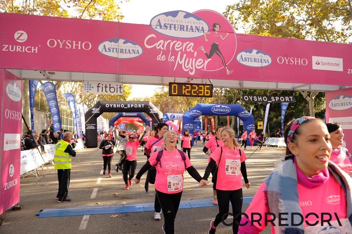 Llegada de la Carrera de la Mujer de Barcelona (ARCO IZQUIERDO 60)
