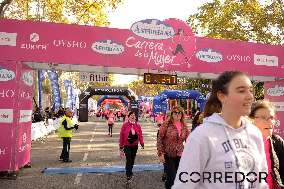 Llegada de la Carrera de la Mujer de Barcelona (ARCO IZQUIERDO 60)