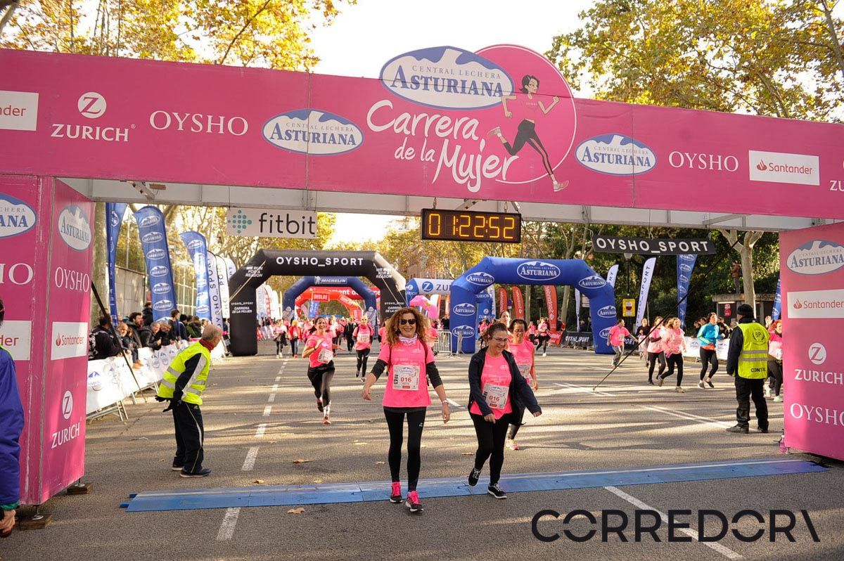 Llegada de la Carrera de la Mujer de Barcelona (ARCO IZQUIERDO 60)