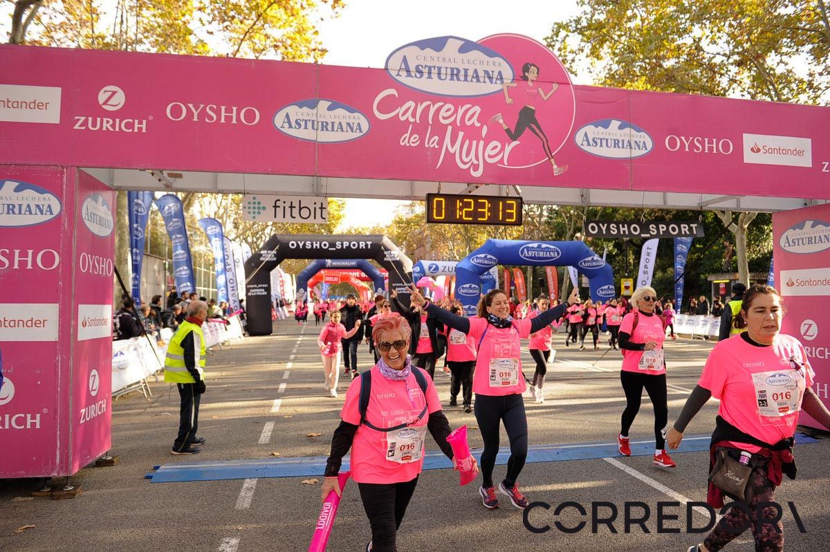 Llegada de la Carrera de la Mujer de Barcelona (ARCO IZQUIERDO 60)