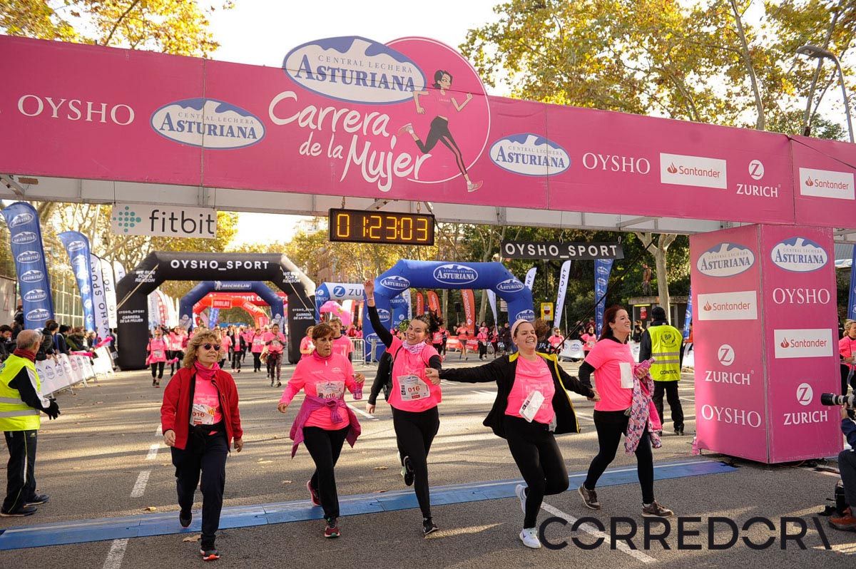 Llegada de la Carrera de la Mujer de Barcelona (ARCO IZQUIERDO 60)