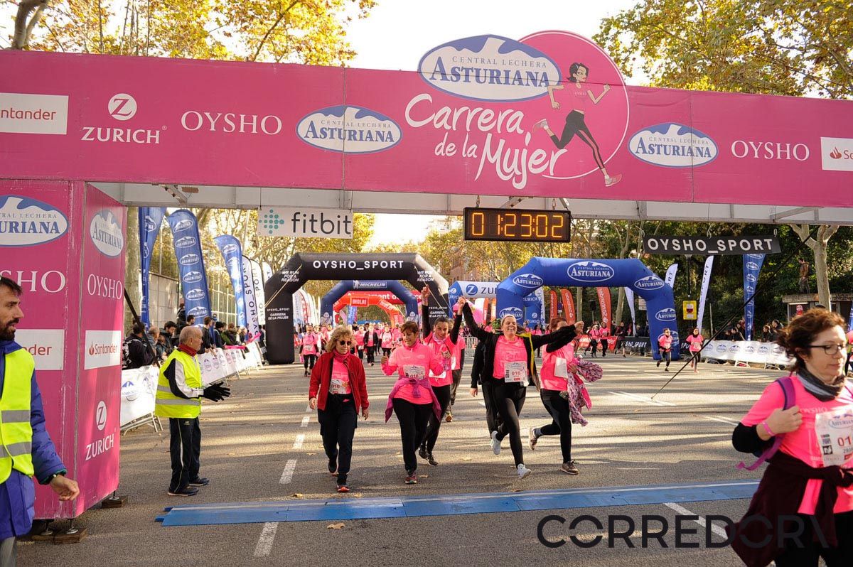Llegada de la Carrera de la Mujer de Barcelona (ARCO IZQUIERDO 60)