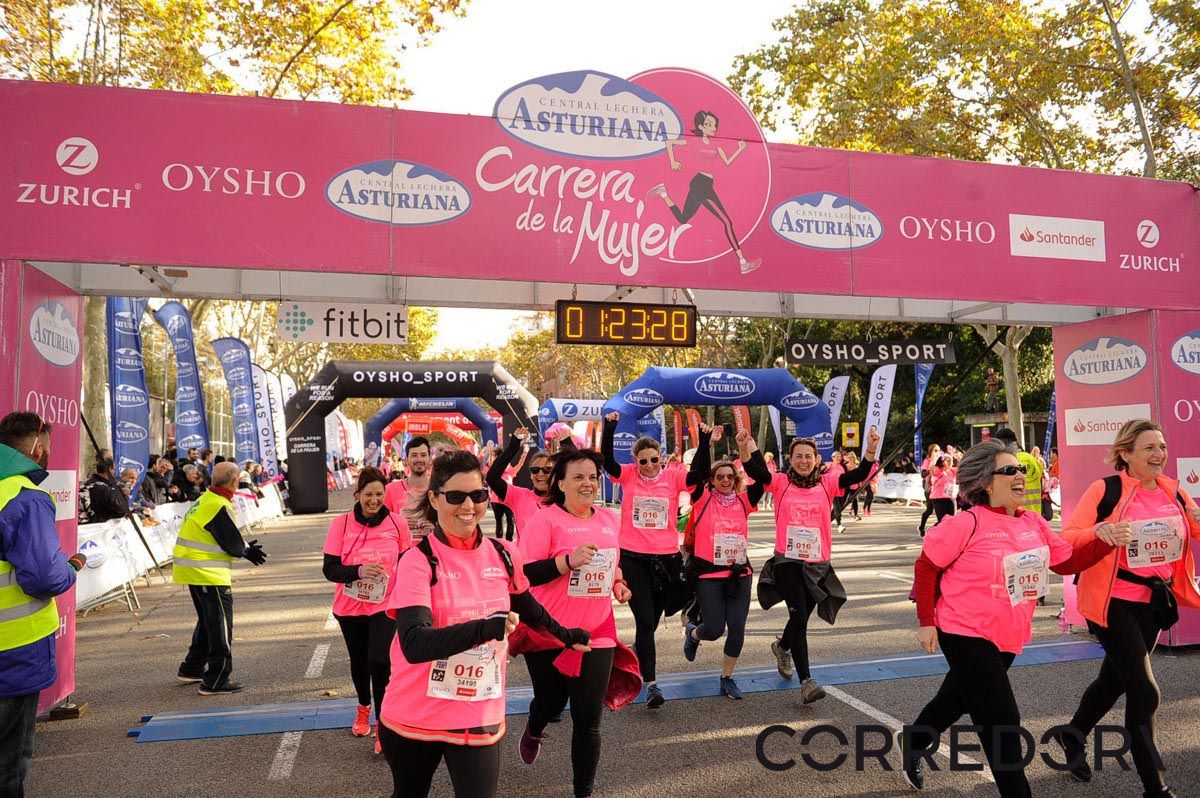 Llegada de la Carrera de la Mujer de Barcelona (ARCO IZQUIERDO 61)