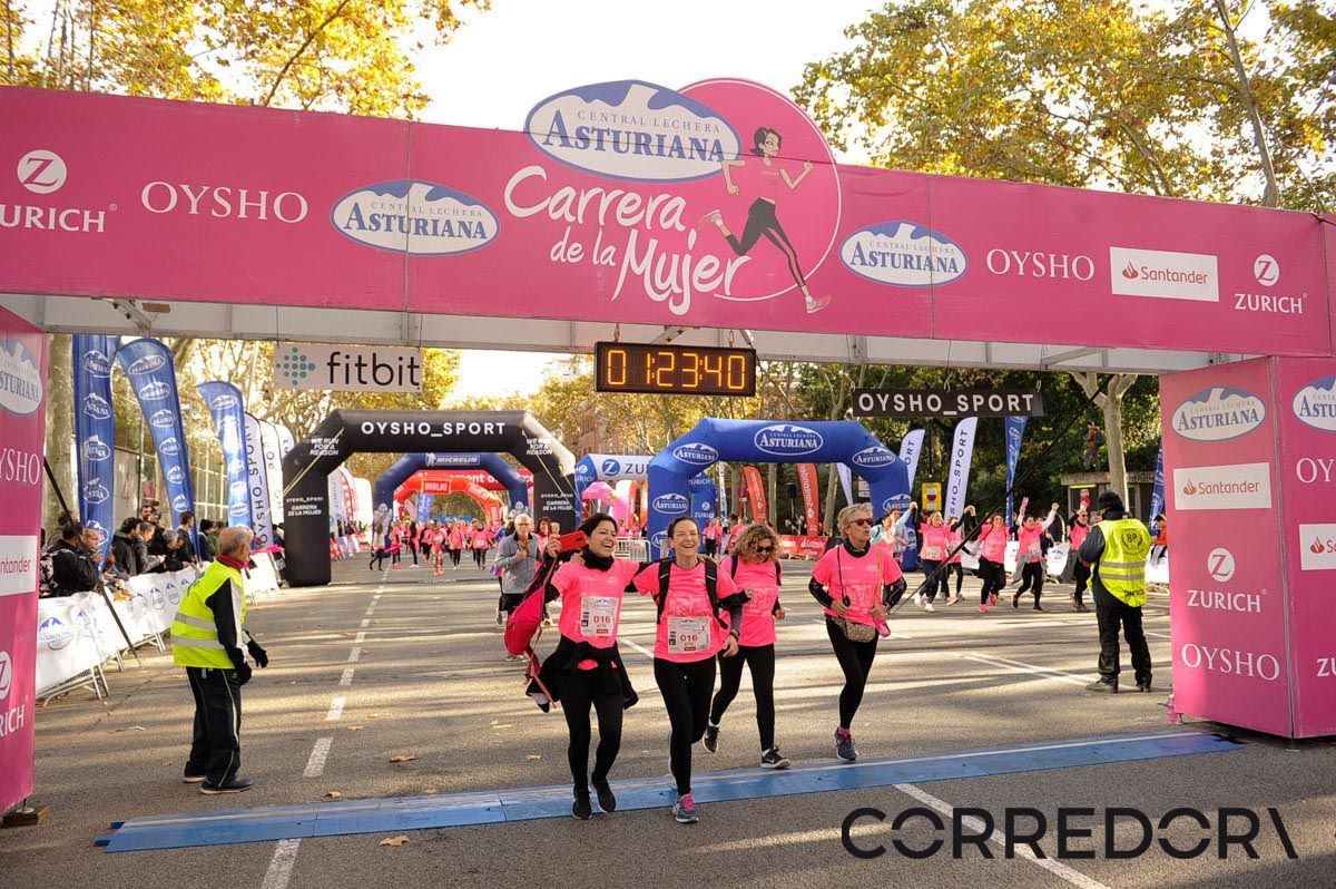 Llegada de la Carrera de la Mujer de Barcelona (ARCO IZQUIERDO 61)