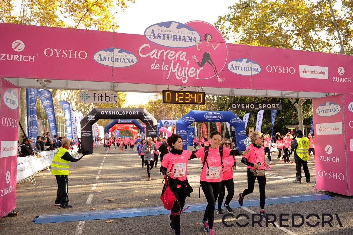 Llegada de la Carrera de la Mujer de Barcelona (ARCO IZQUIERDO 61)