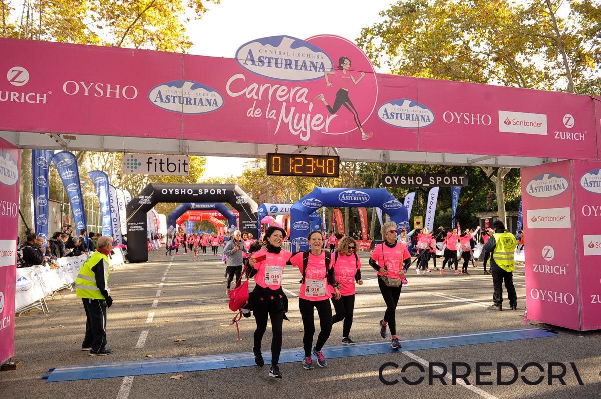 Llegada de la Carrera de la Mujer de Barcelona (ARCO IZQUIERDO 61)