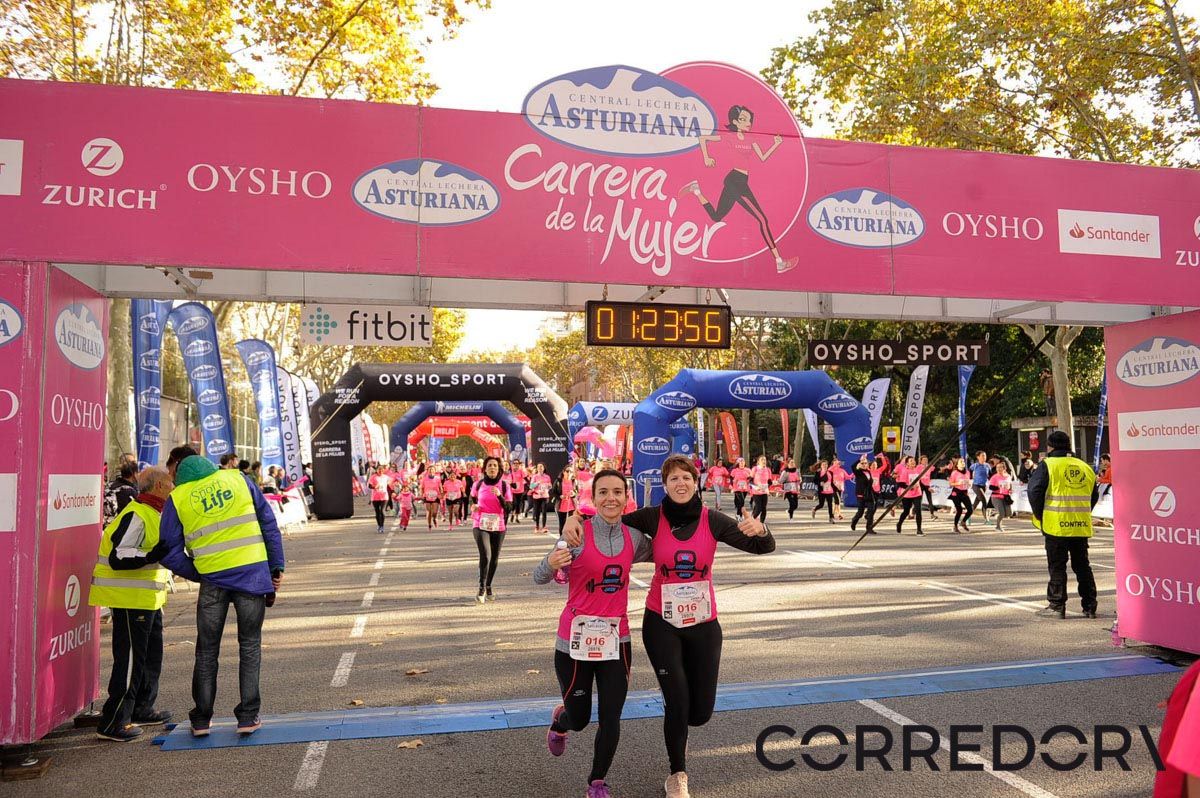 Llegada de la Carrera de la Mujer de Barcelona (ARCO IZQUIERDO 61)