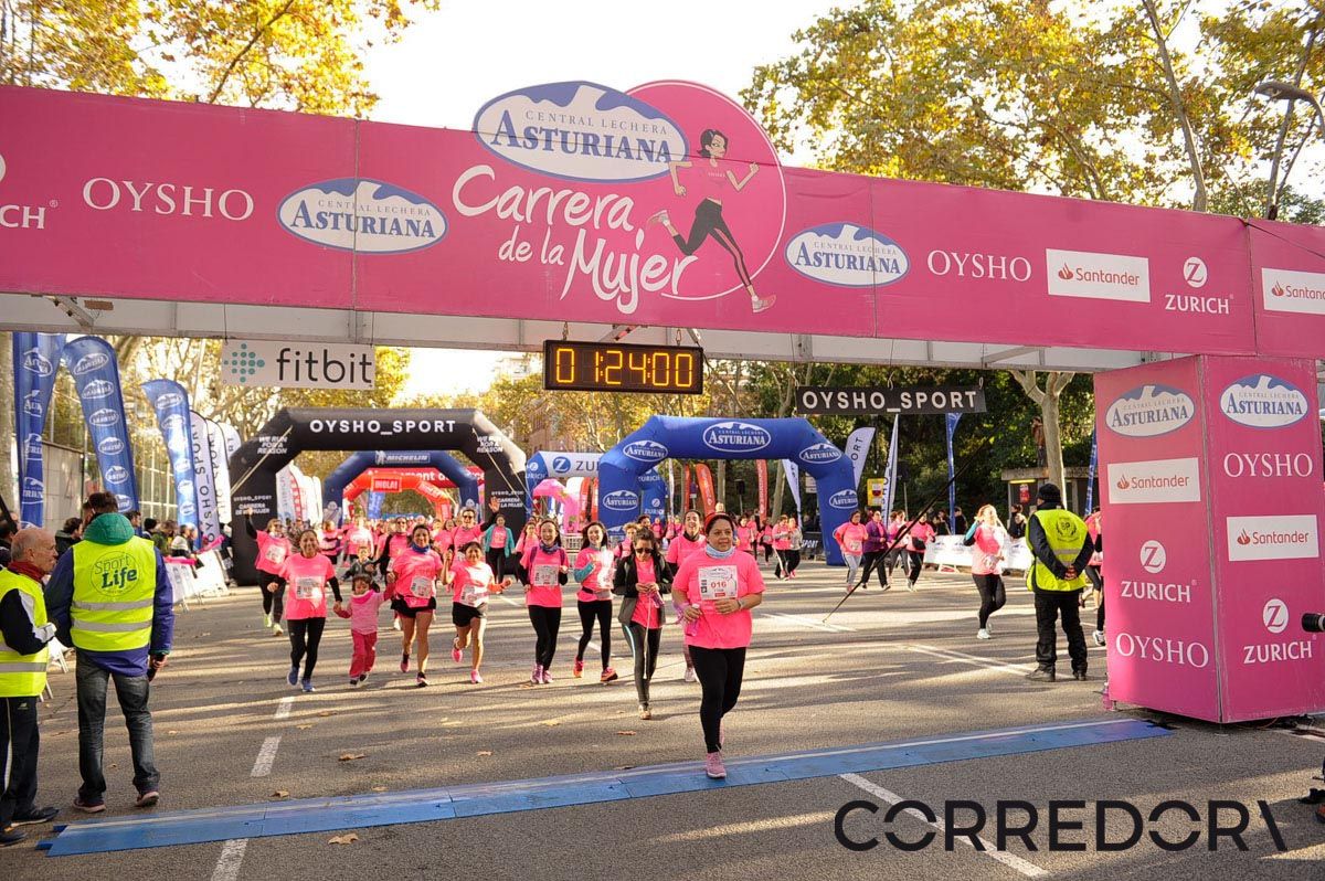 Llegada de la Carrera de la Mujer de Barcelona (ARCO IZQUIERDO 62)