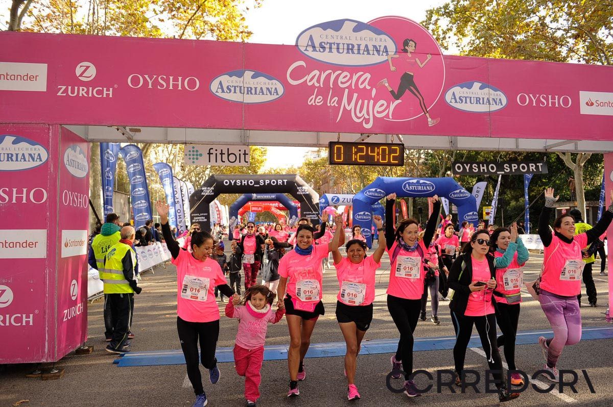 Llegada de la Carrera de la Mujer de Barcelona (ARCO IZQUIERDO 62)