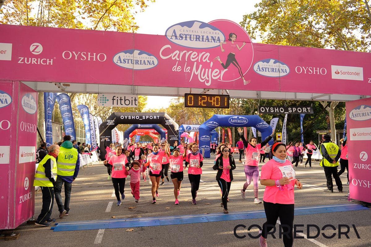Llegada de la Carrera de la Mujer de Barcelona (ARCO IZQUIERDO 62)