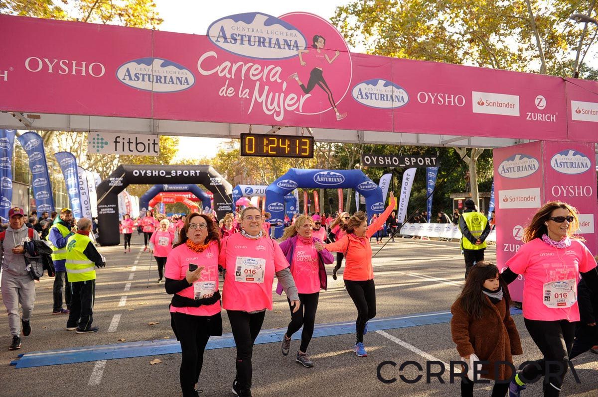 Llegada de la Carrera de la Mujer de Barcelona (ARCO IZQUIERDO 62)