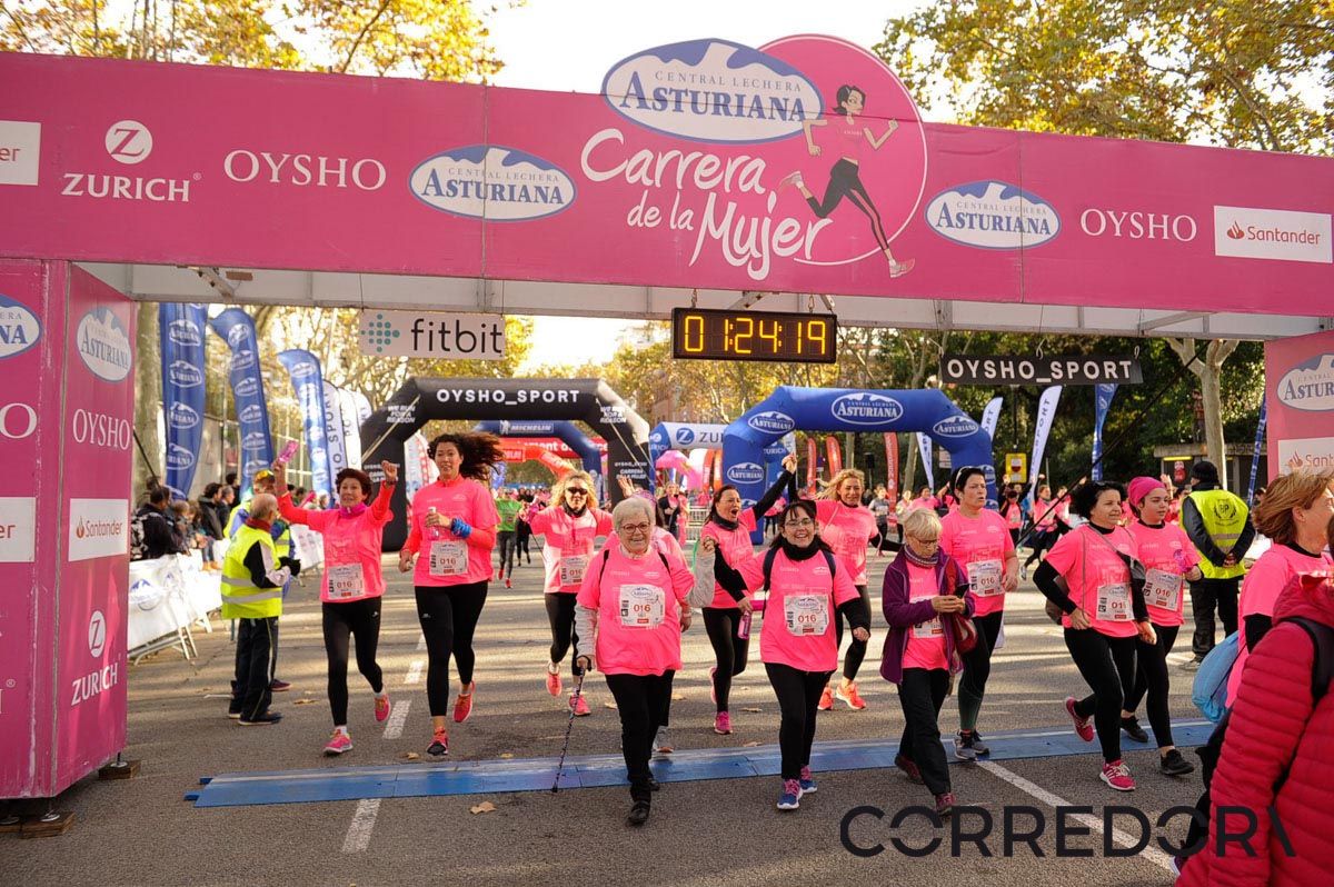 Llegada de la Carrera de la Mujer de Barcelona (ARCO IZQUIERDO 62)