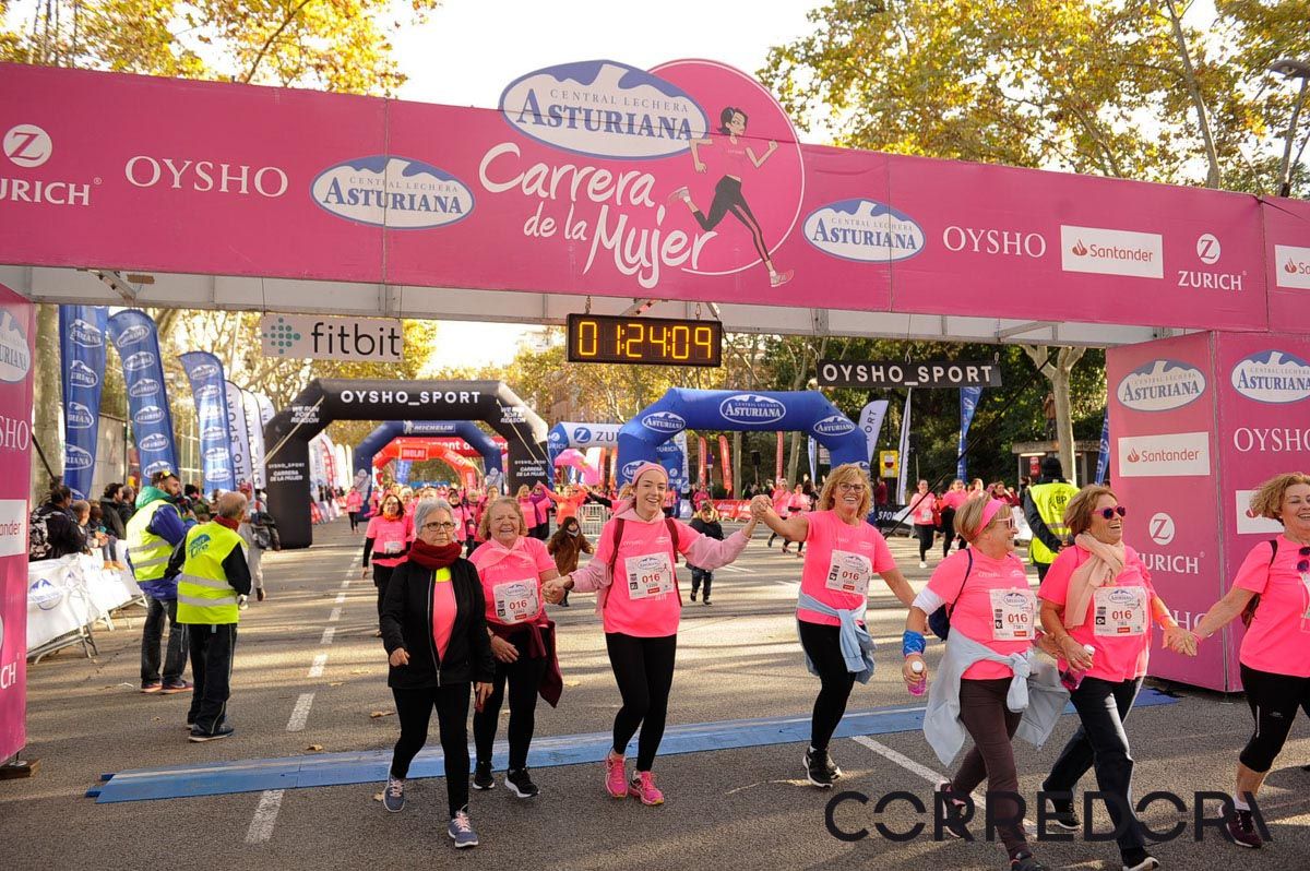 Llegada de la Carrera de la Mujer de Barcelona (ARCO IZQUIERDO 62)