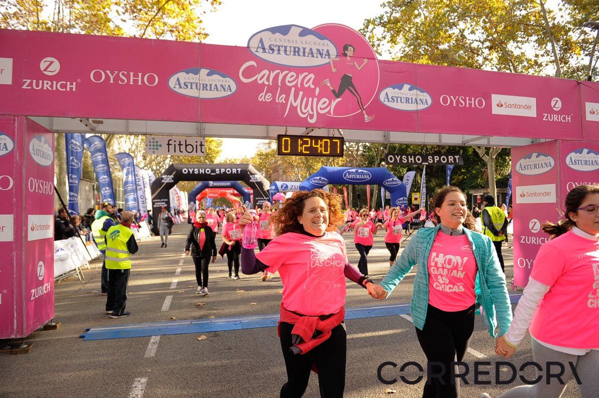 Llegada de la Carrera de la Mujer de Barcelona (ARCO IZQUIERDO 62)