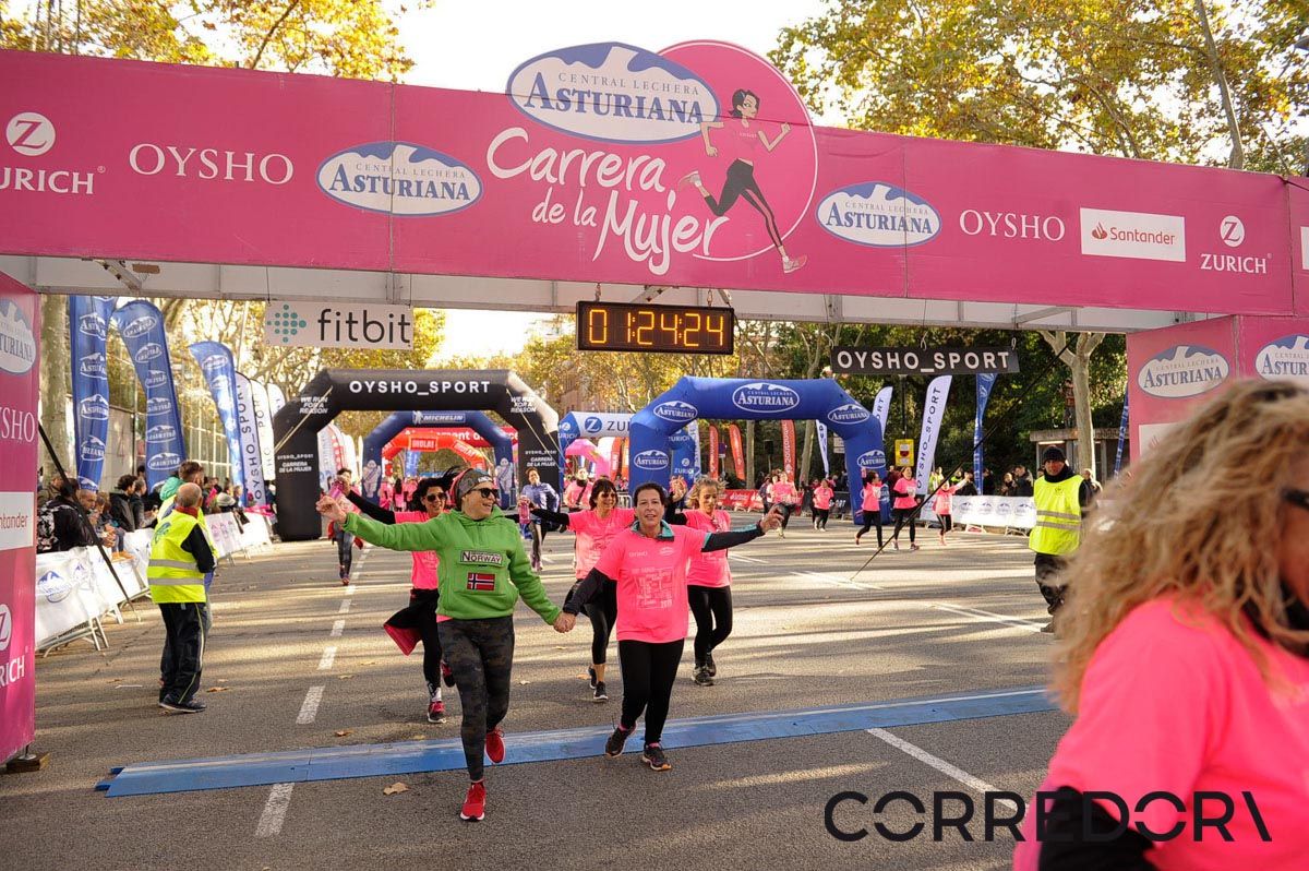 Llegada de la Carrera de la Mujer de Barcelona (ARCO IZQUIERDO 62)