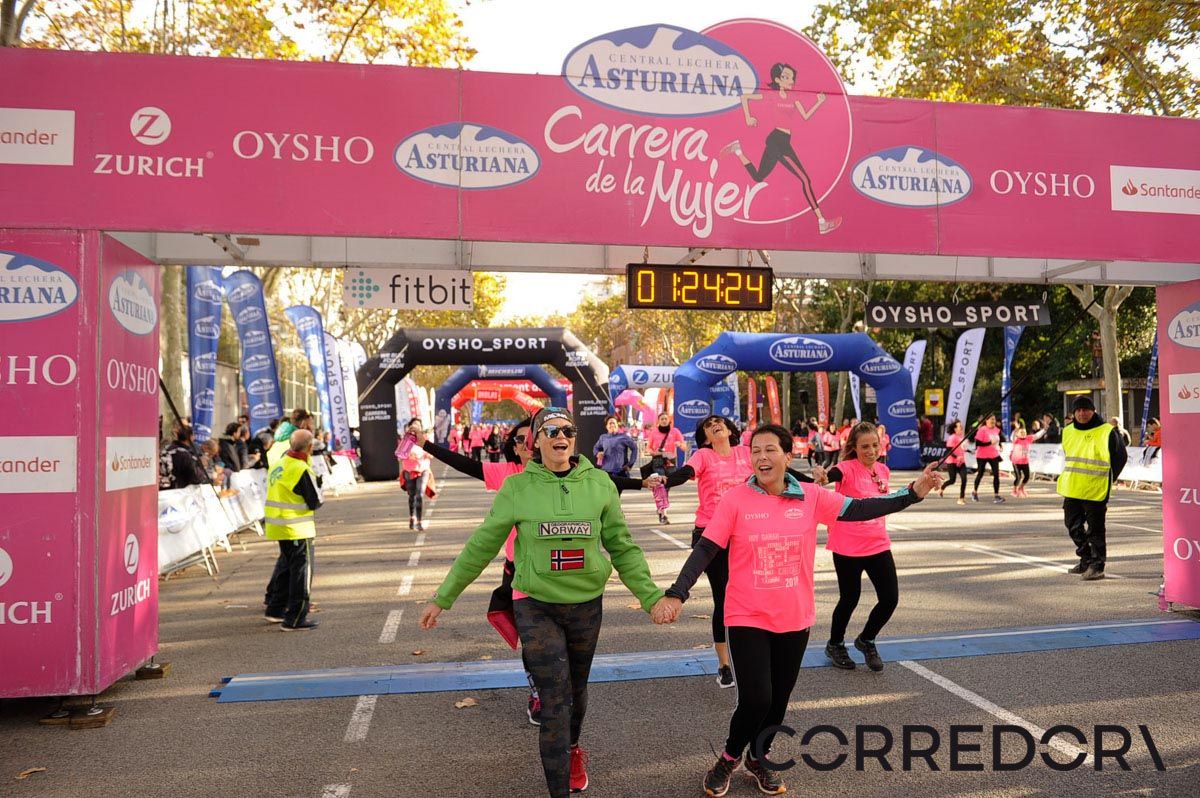 Llegada de la Carrera de la Mujer de Barcelona (ARCO IZQUIERDO 62)