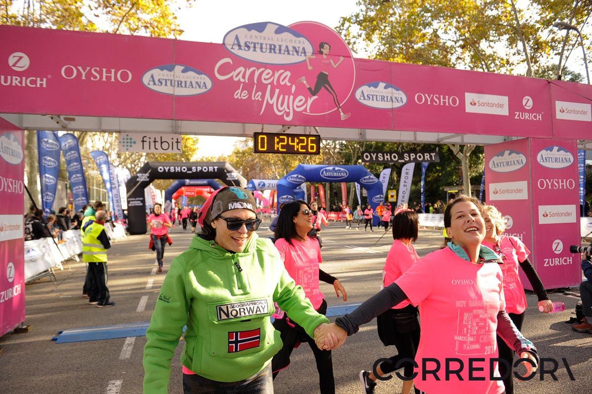 Llegada de la Carrera de la Mujer de Barcelona (ARCO IZQUIERDO 62)