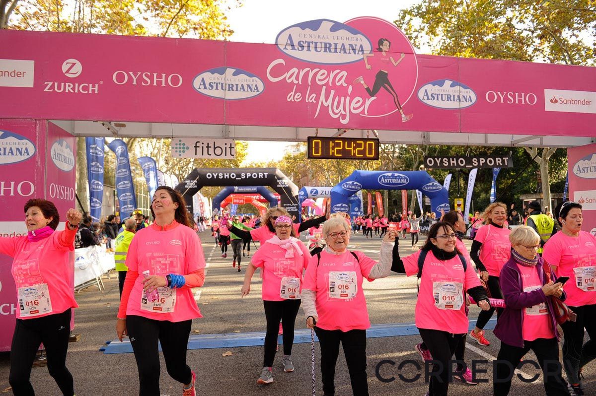 Llegada de la Carrera de la Mujer de Barcelona (ARCO IZQUIERDO 62)