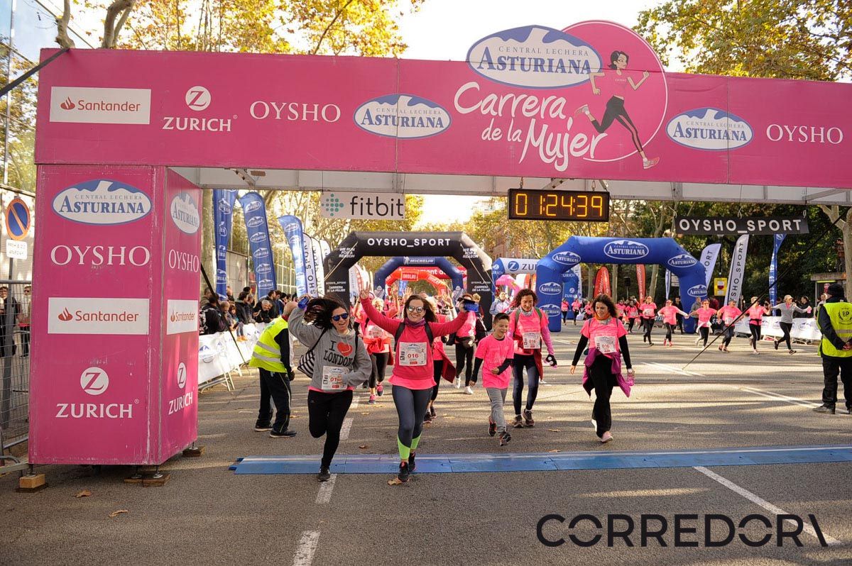 Llegada de la Carrera de la Mujer de Barcelona (ARCO IZQUIERDO 62)