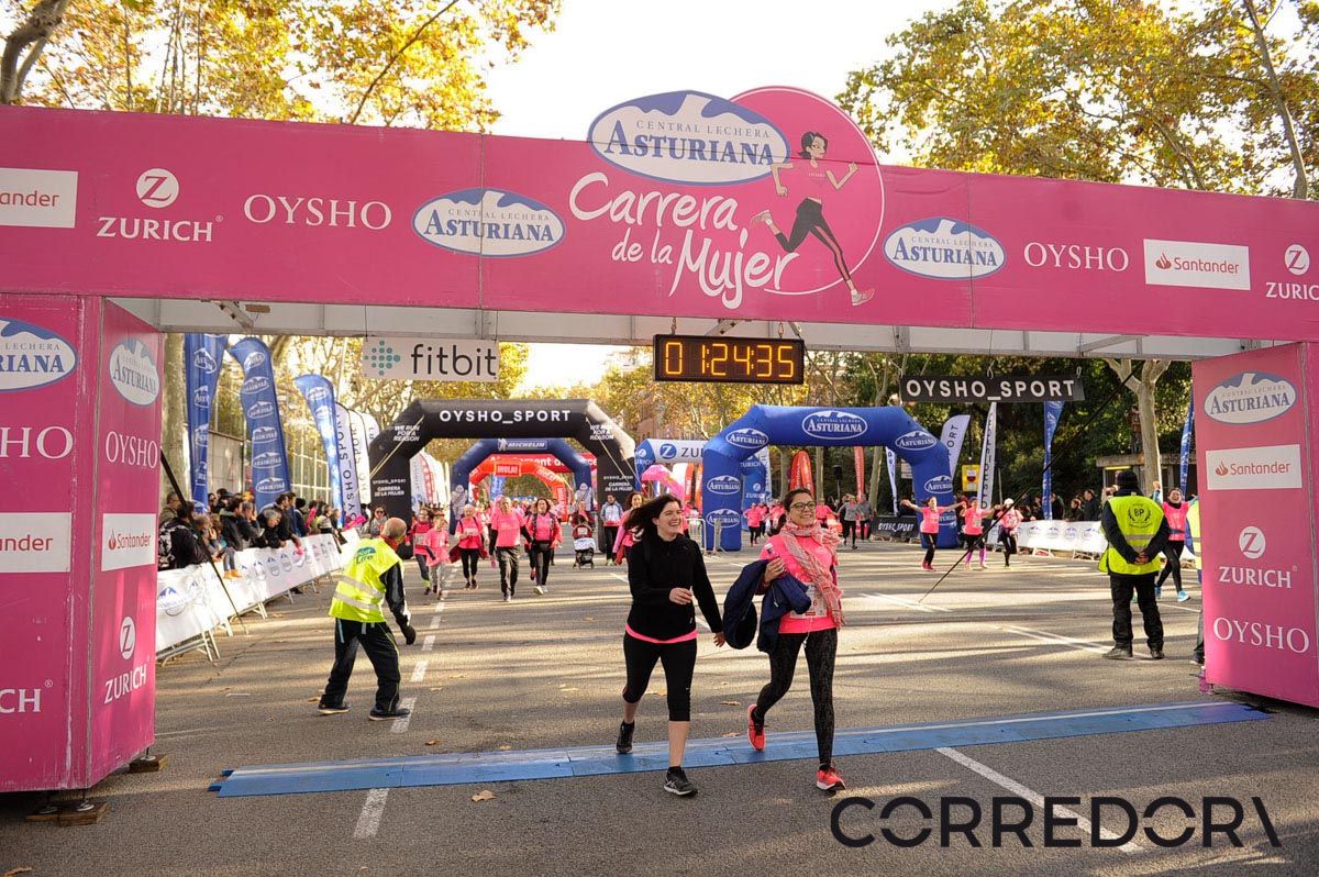 Llegada de la Carrera de la Mujer de Barcelona (ARCO IZQUIERDO 62)