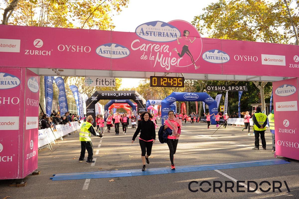 Llegada de la Carrera de la Mujer de Barcelona (ARCO IZQUIERDO 62)
