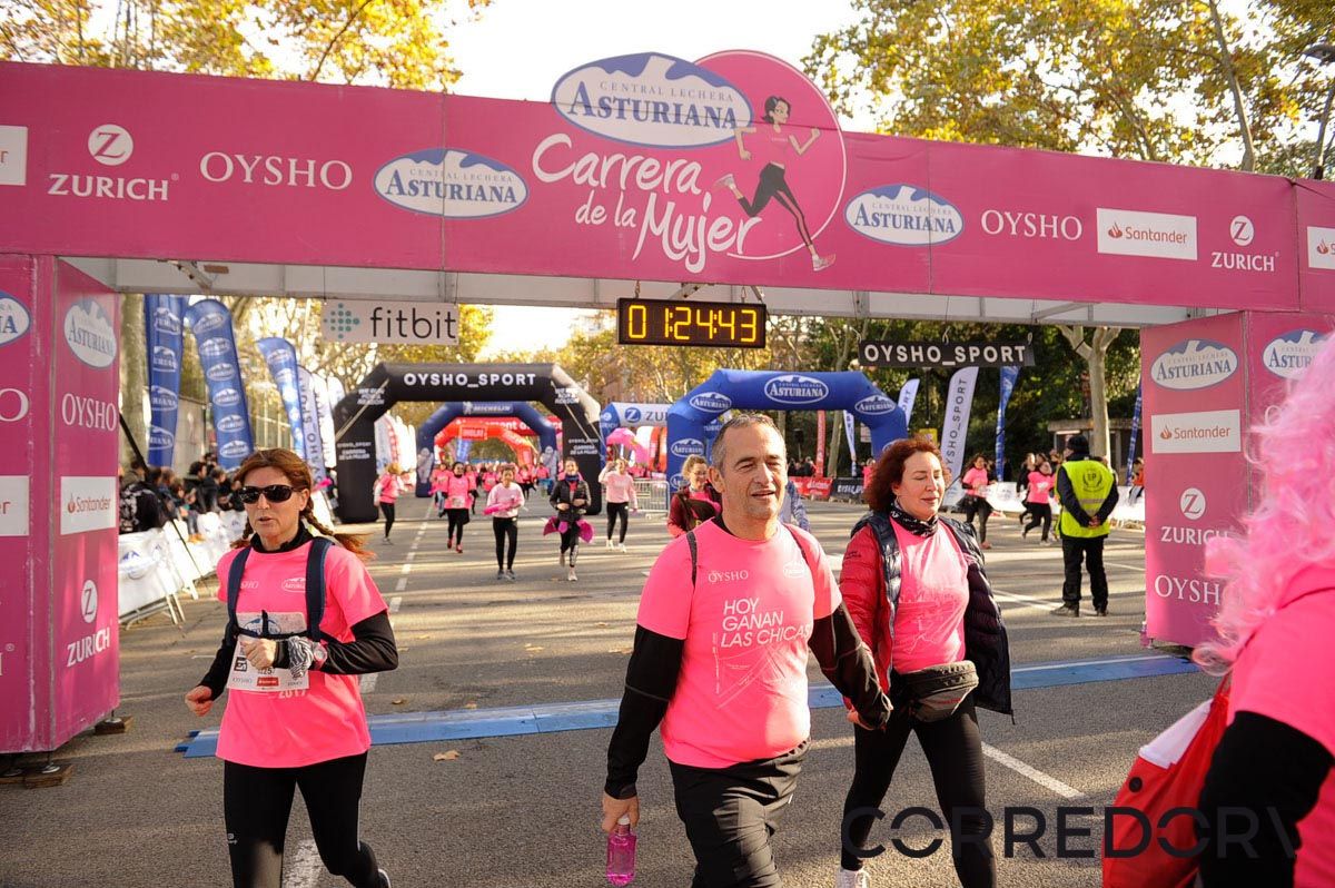Llegada de la Carrera de la Mujer de Barcelona (ARCO IZQUIERDO 63)