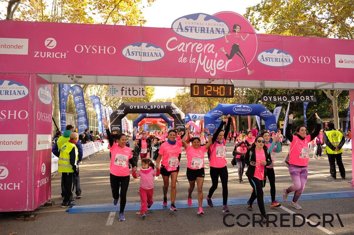 Llegada de la Carrera de la Mujer de Barcelona (ARCO IZQUIERDO 62)