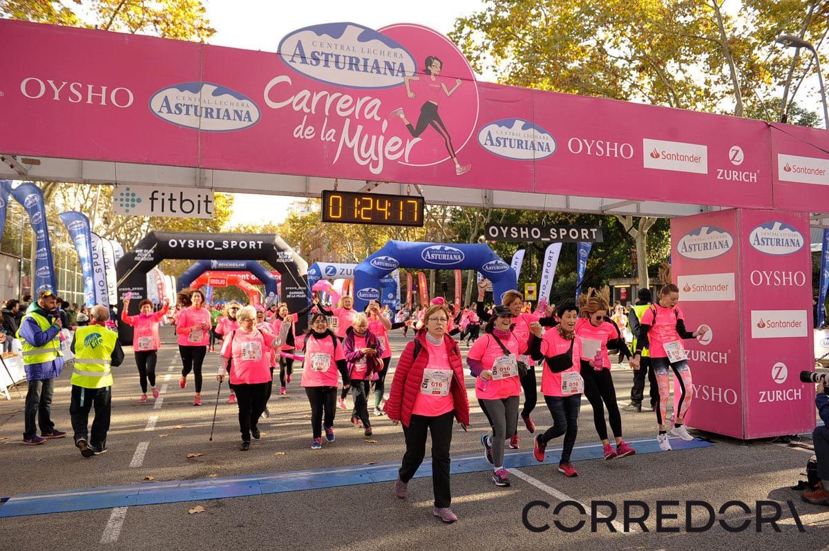 Llegada de la Carrera de la Mujer de Barcelona (ARCO IZQUIERDO 62)