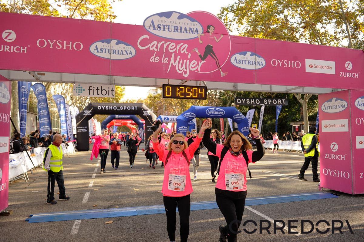 Llegada de la Carrera de la Mujer de Barcelona (ARCO IZQUIERDO 63)