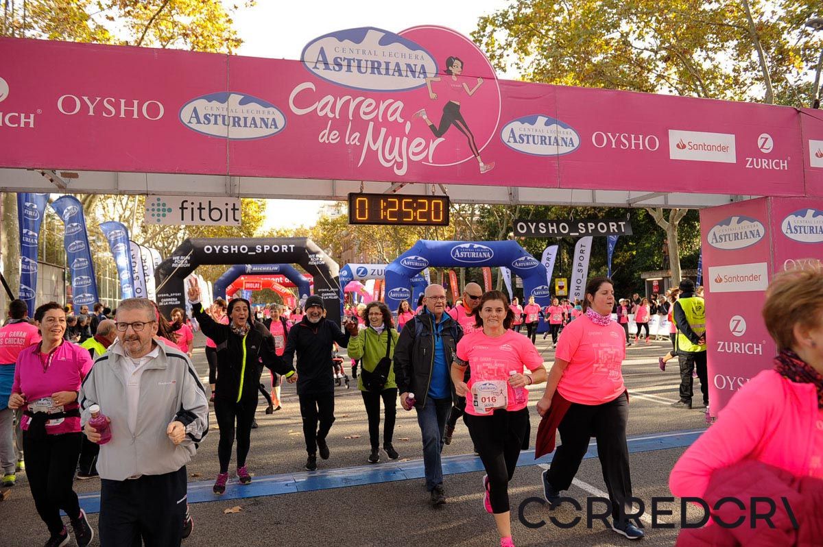 Llegada de la Carrera de la Mujer de Barcelona (ARCO IZQUIERDO 64)