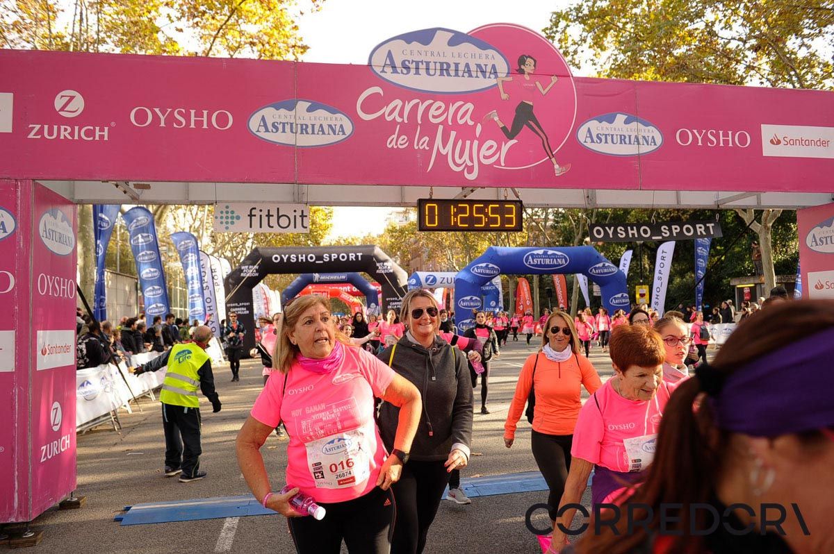 Llegada de la Carrera de la Mujer de Barcelona (ARCO IZQUIERDO 65)