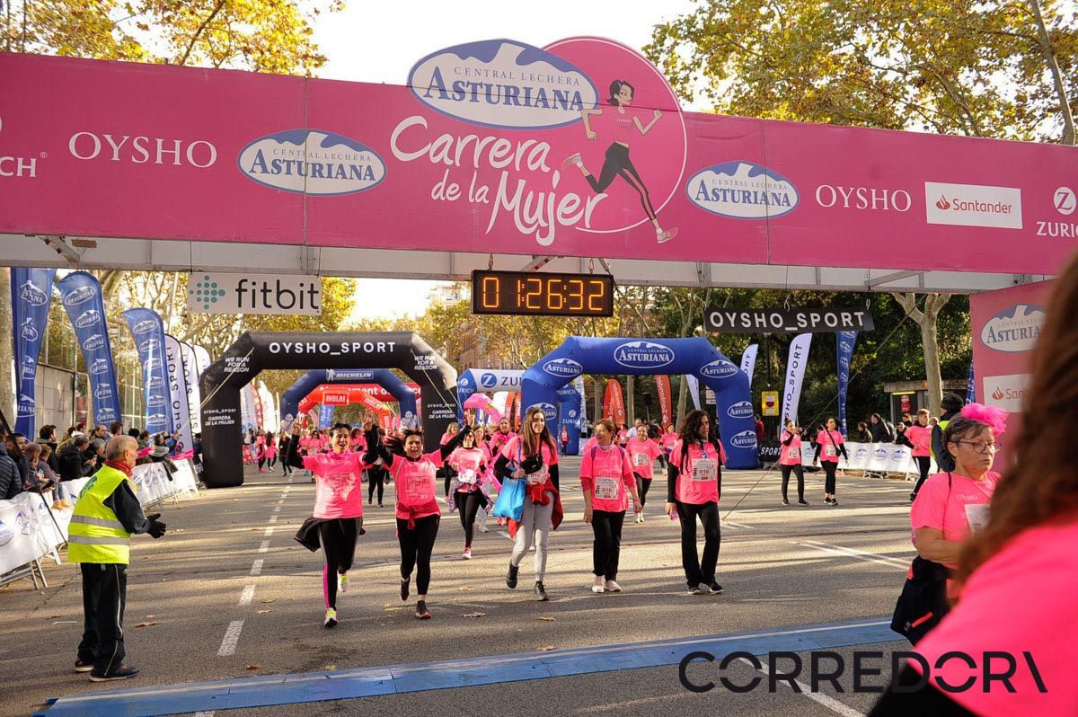 Llegada de la Carrera de la Mujer de Barcelona (ARCO IZQUIERDO 66)