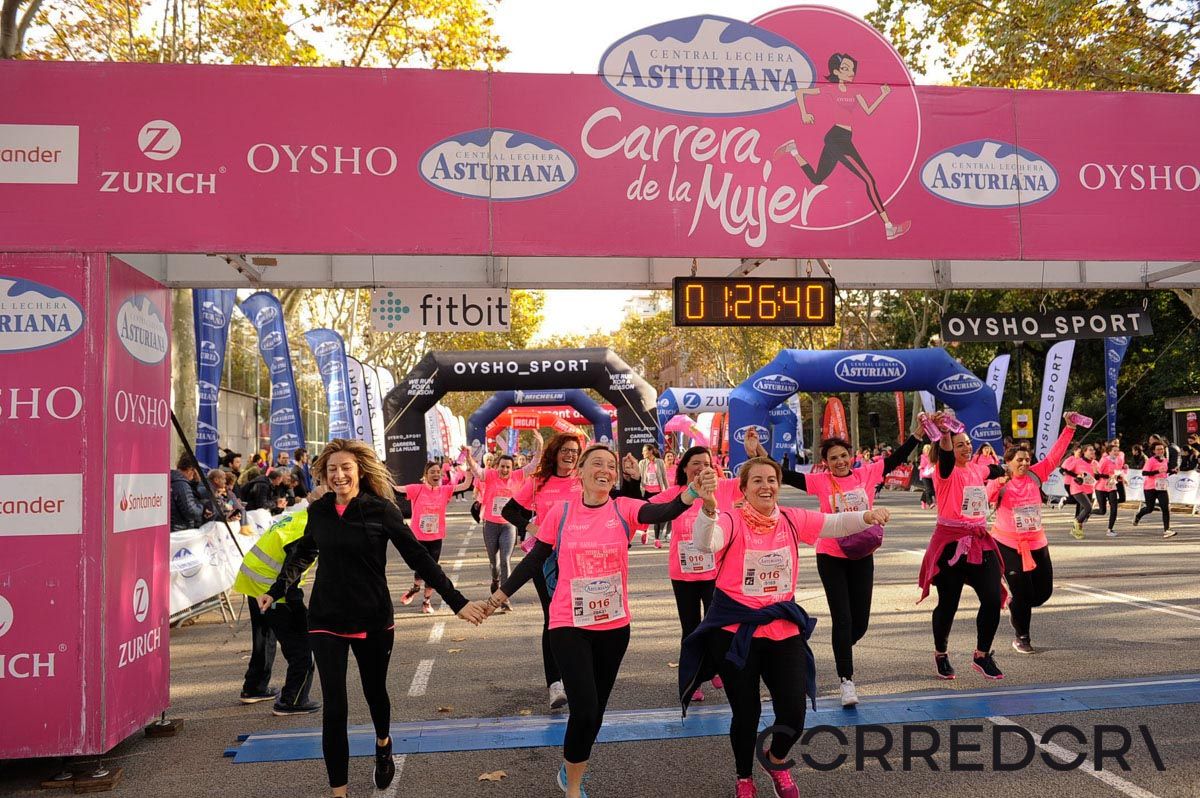 Llegada de la Carrera de la Mujer de Barcelona (ARCO IZQUIERDO 66)