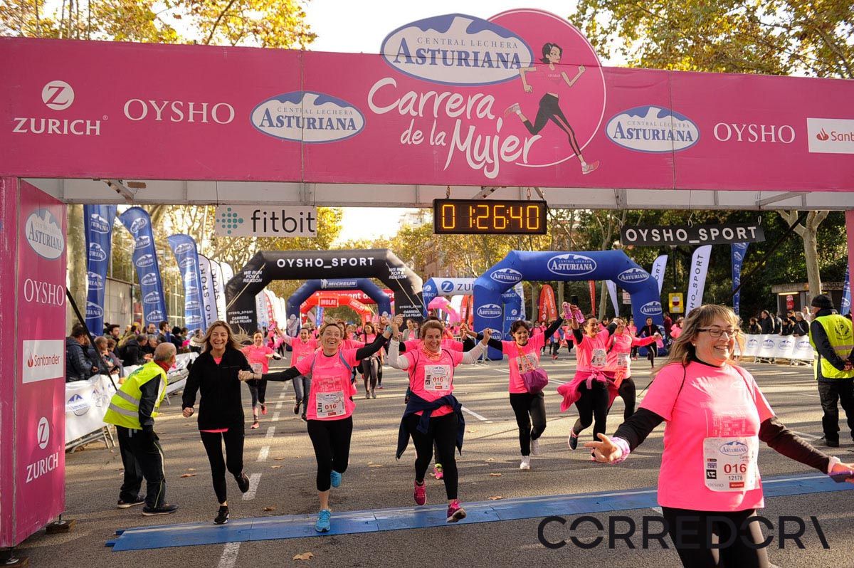 Llegada de la Carrera de la Mujer de Barcelona (ARCO IZQUIERDO 66)
